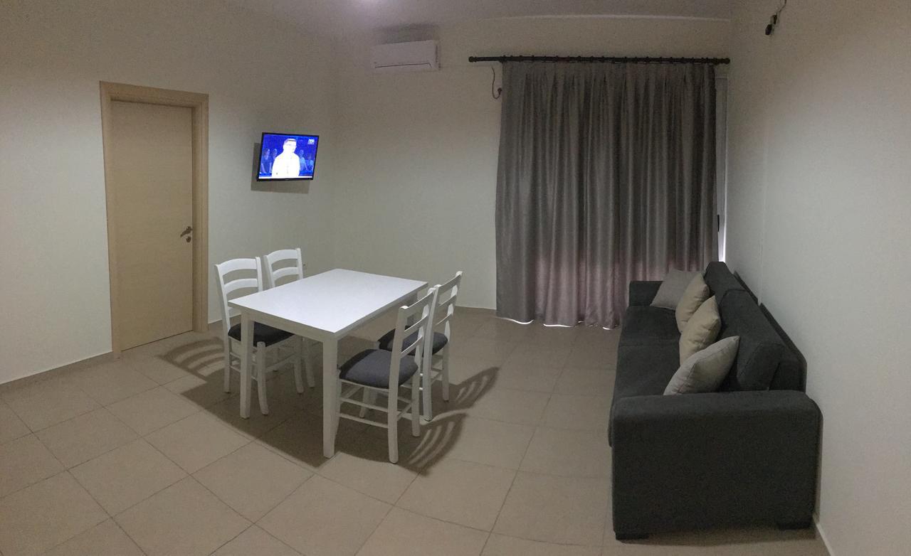 Alexander & Apartment